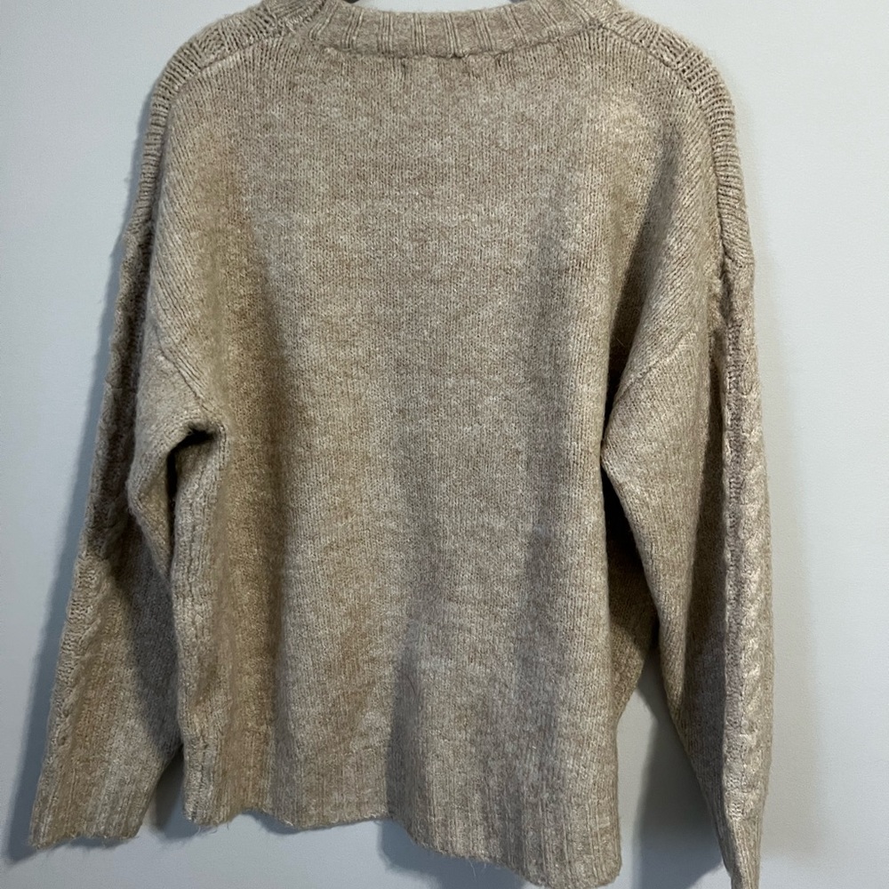 Cozy oatmeal sweater - Picture 2 of 2